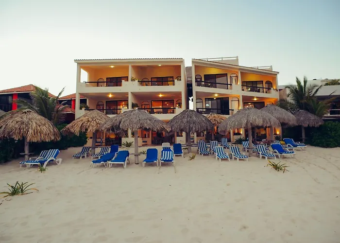 Aquatech Derosa Aparthotel Akumal